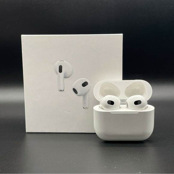 *BRAND NEW* Apple AirPods 3rd Generation with MagSafe Wireless Charging Case - Picture 5 of 5